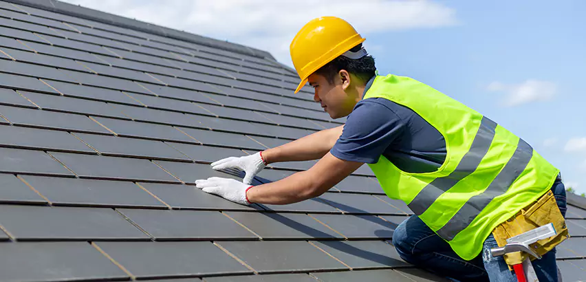 Professional Hail Damage Roof Repair Services in Streamwood, IL