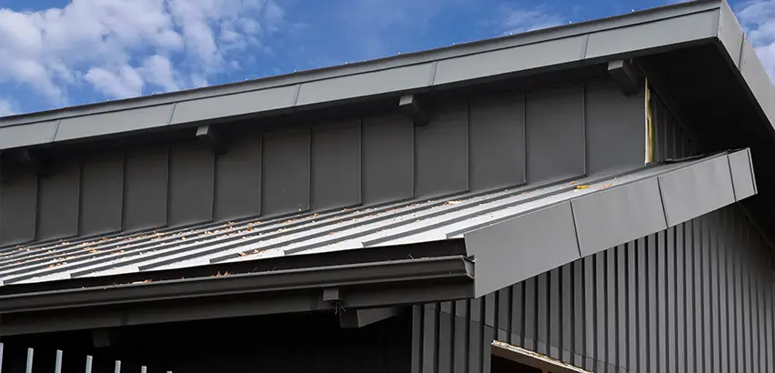 Professional Roof Eaves Installation Services in Streamwood, IL