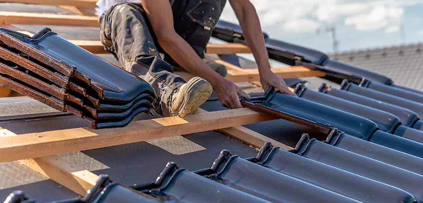 Professional Storm Damage Roof Repair Services in Streamwood, IL