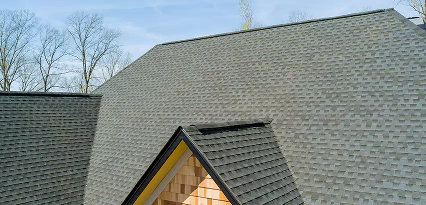Replacing Vinyl Siding With Cedar Shingles in Streamwood