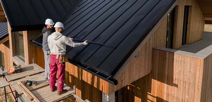 Metal Roof Maintenance in Streamwood